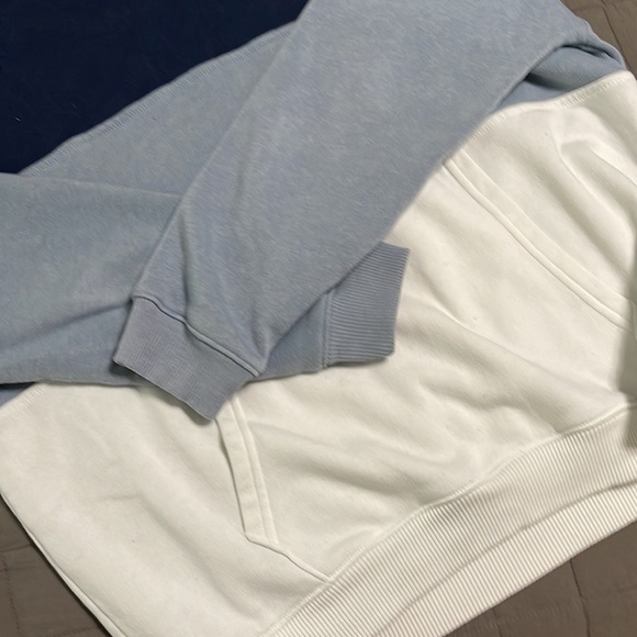 American Eagle Sweatshirt - Picture 2 of 3